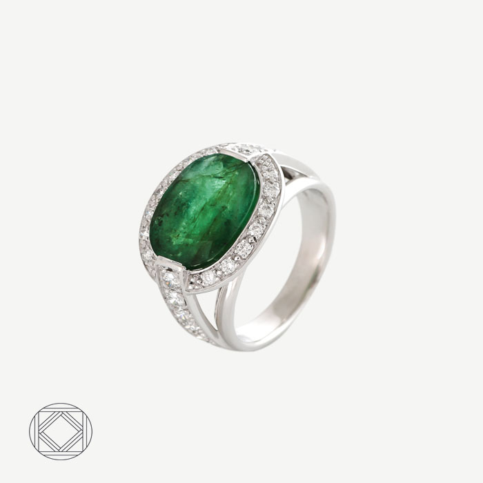 bague or gris,  émeraude et diamants