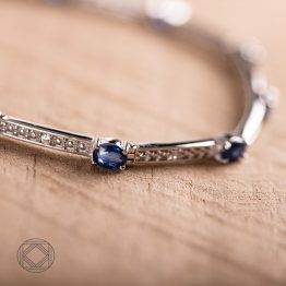 Bracelet or gris 750 millièmes diamants et saphir